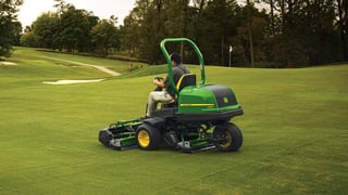 John Deere 2550 PrecisionCut™ Product Image