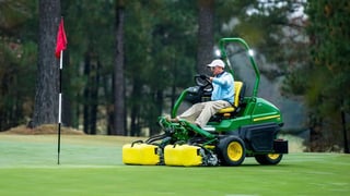 John Deere 2700 PrecisionCut™ Product Image