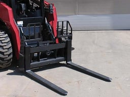 Paladin Attachments Walk-Thru Pallet Forks Product Photo