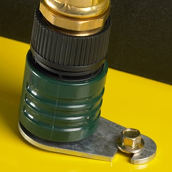 Mower wash port with hose connector
