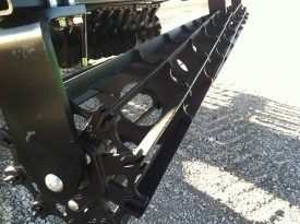 Hydraulic flat bar rolling basket harrow
