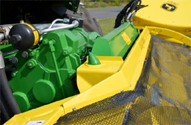 Header attached to the self-propelled forage harvester
