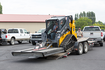 317G transport behind a standard pickup