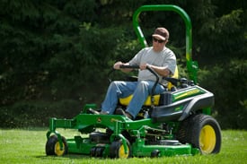 60-in. (152-cm) mower deck shown on Z915E