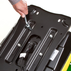 Making seat fore-aft adjustment (Z335E)