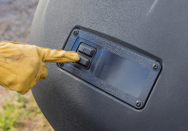 Left-hand fender hitch control