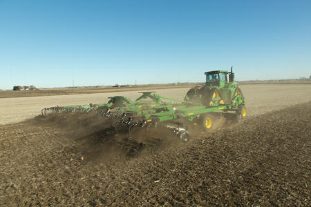 Spring tillage with the 2660VT