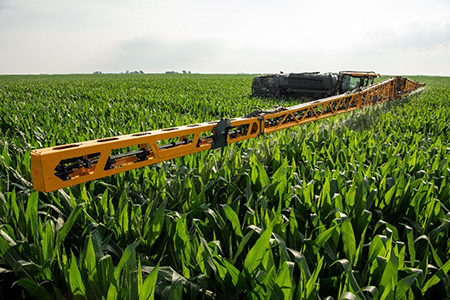 Hagie© STS Sprayer in corn
