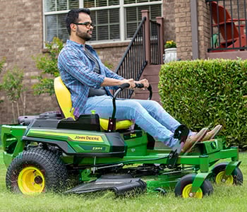 ZTrak© Z325E with 48A Mower Deck