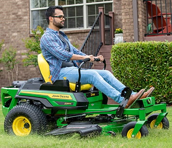 ZTrak© Z325E with 48A Mower Deck