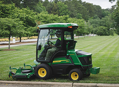 1585 TerrainCut©  Front Mower