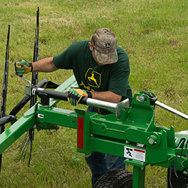 Adjusting windrow width