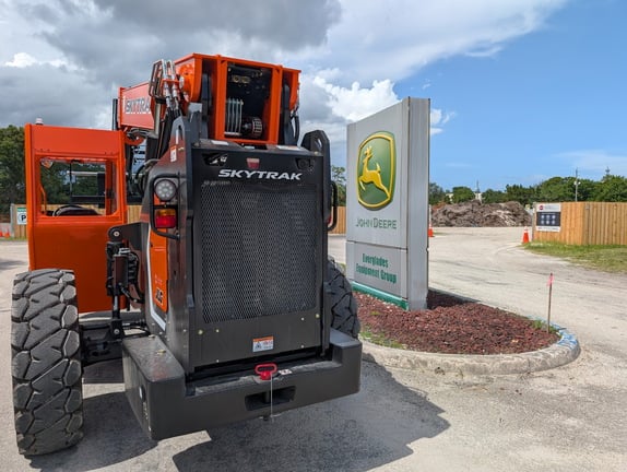 Pre-Owned JLG 10054 in Loxahatchee, FL Photo 5