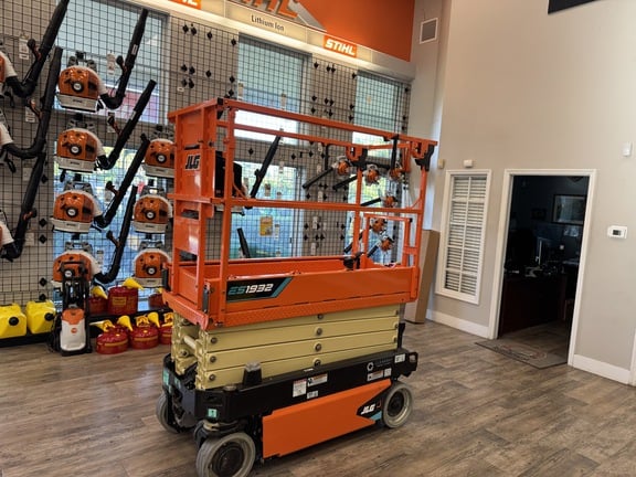 Image of JLG ES1932