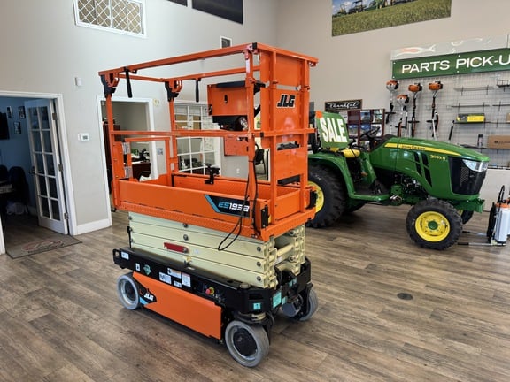Image of JLG ES1932
