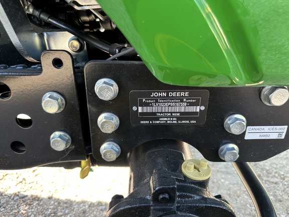 Pre-Owned John Deere 1023E in St Cloud, FL Photo 5