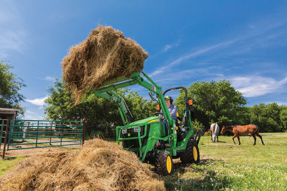 Pre-Owned John Deere 1025R with 120R Loader in Fort Myers, FL Photo 4