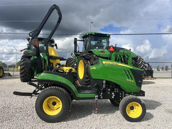 Image of John Deere 1025R