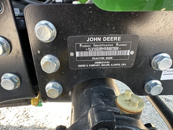 Pre-Owned John Deere 1025R in St Cloud, FL Photo 5
