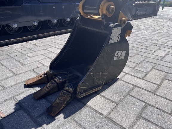 Image of John Deere 12 HEAVY DUTY BUCKET