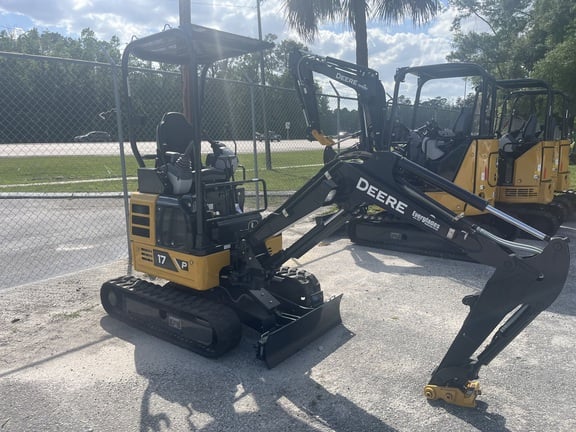 Image of John Deere 17 P