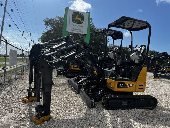 Image of John Deere 17 P