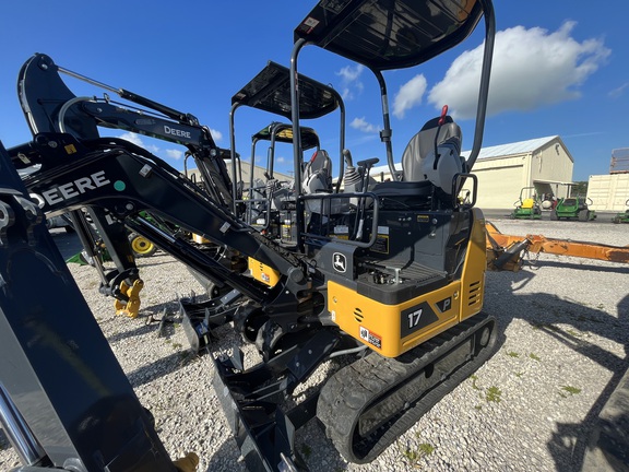 Image of John Deere 17 P
