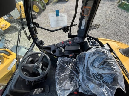 Pre-Owned John Deere 204 G in Fort Pierce, FL Photo 6