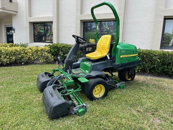 Image of John Deere 2400