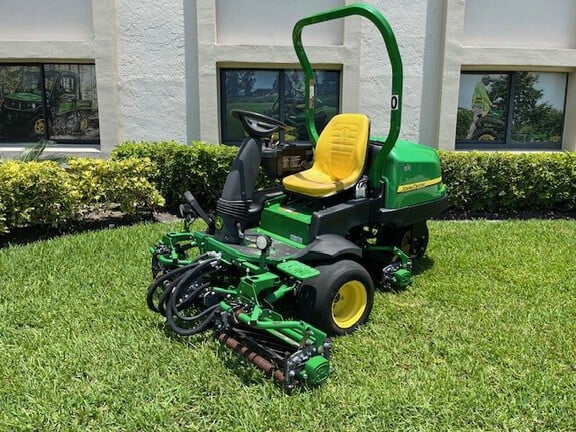 Image of John Deere 2400