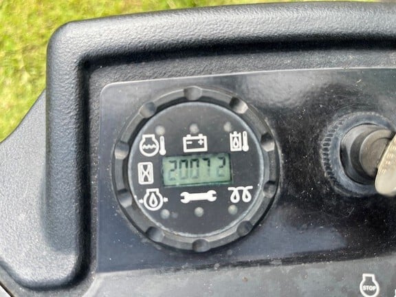 Pre-Owned John Deere 2400 in Boynton Beach, FL Photo 5