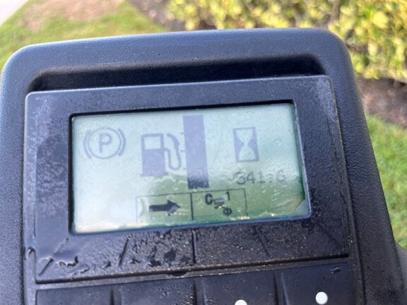 Pre-Owned John Deere 2700 in Boynton Beach, FL Photo 6