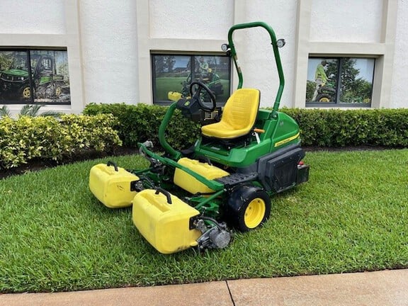 Image of John Deere 2700E