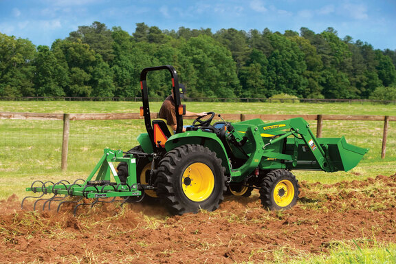Pre-Owned John Deere 3025D Compact Tractor with 300E Loader in Orlando, FL Photo 3
