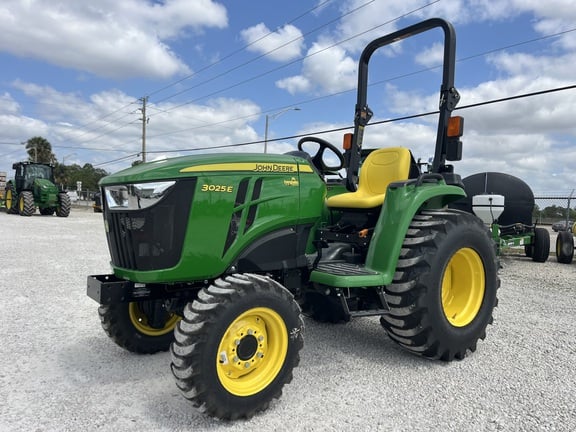 Image of John Deere 3025E