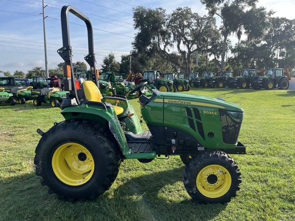 Image of John Deere 3025E