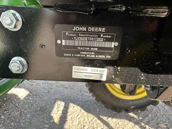 Pre-Owned John Deere 3025E in St Cloud, FL Photo 5