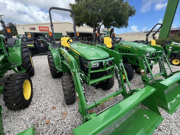 Image of John Deere 3032E