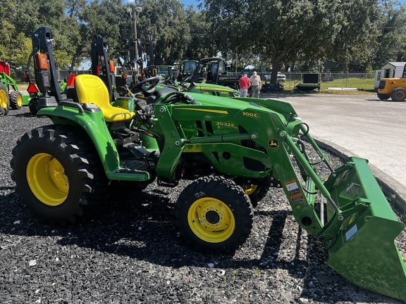 Image of John Deere 3032E