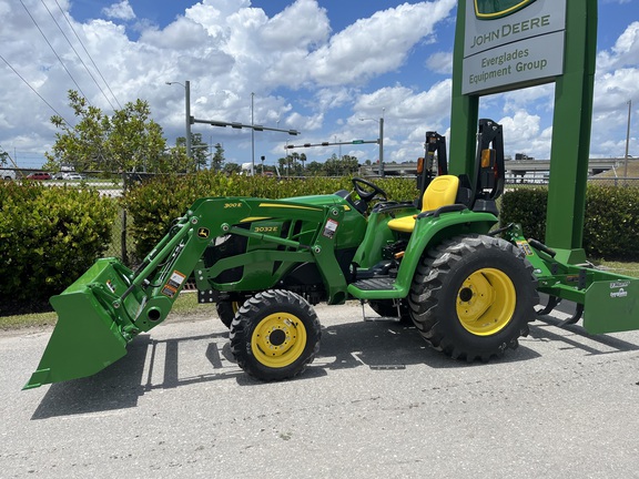 Image of John Deere 3032E