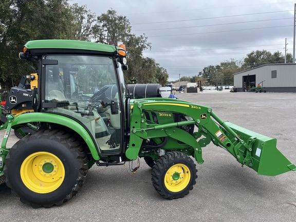 Image of John Deere 3033R