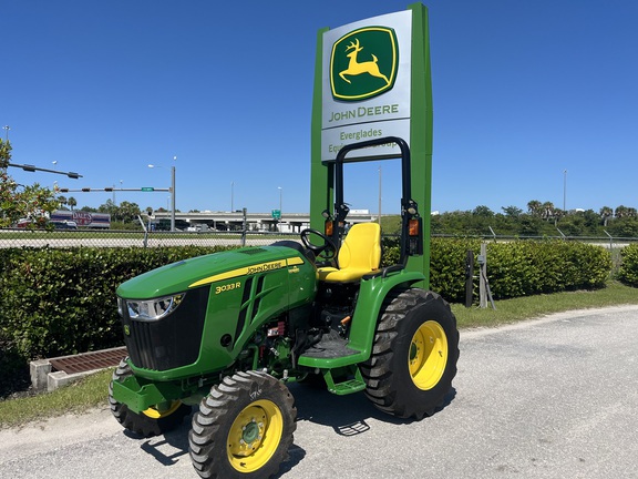Image of John Deere 3033R