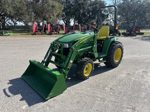 Image of John Deere 3033R