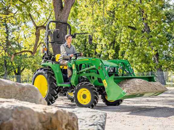 Pre-Owned John Deere 3038E Compact Utility Tractor with 300E Loader Loader in Homestead, FL Photo 4