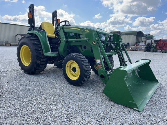 Image of John Deere 3038E