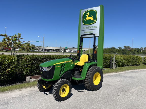 Image of John Deere 3038E