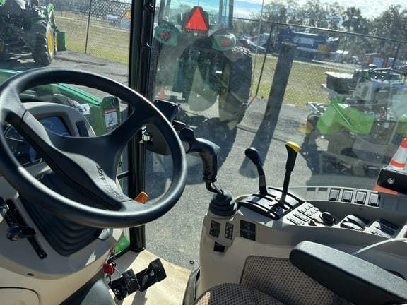 Pre-Owned John Deere 3039R in Leesburg, FL Photo 5
