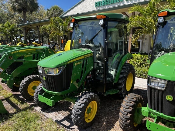 Image of John Deere 3039R