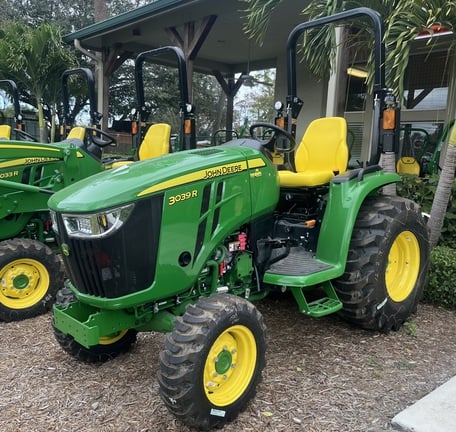 Image of John Deere 3039R