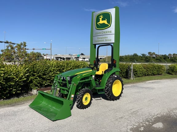 Image of John Deere 3043D